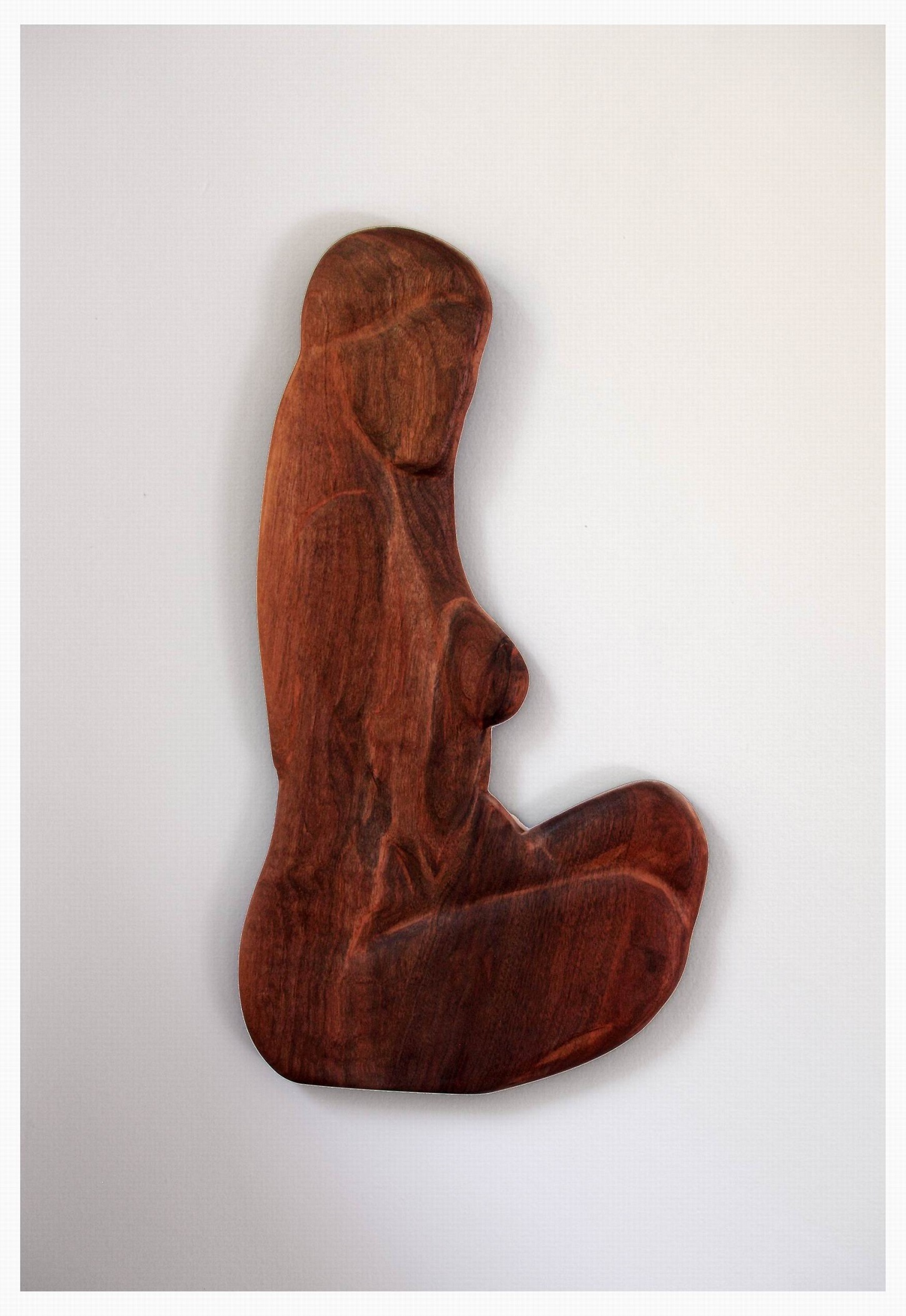 "Sitzendes Mädchen 2" - Relieffigur - Holzskulpturen Holzobjekte Holzfiguren Holzdesign - Hans-Ulrich Wartenweiler Relieffiguren