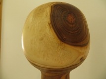 "Kugel am Stiel 2" Holzobjekt Natürliche Form - Holzskulpturen Holzobjekte Holzfiguren Holzdesign - Hans-Ulrich Wartenweiler Natürliche Formen