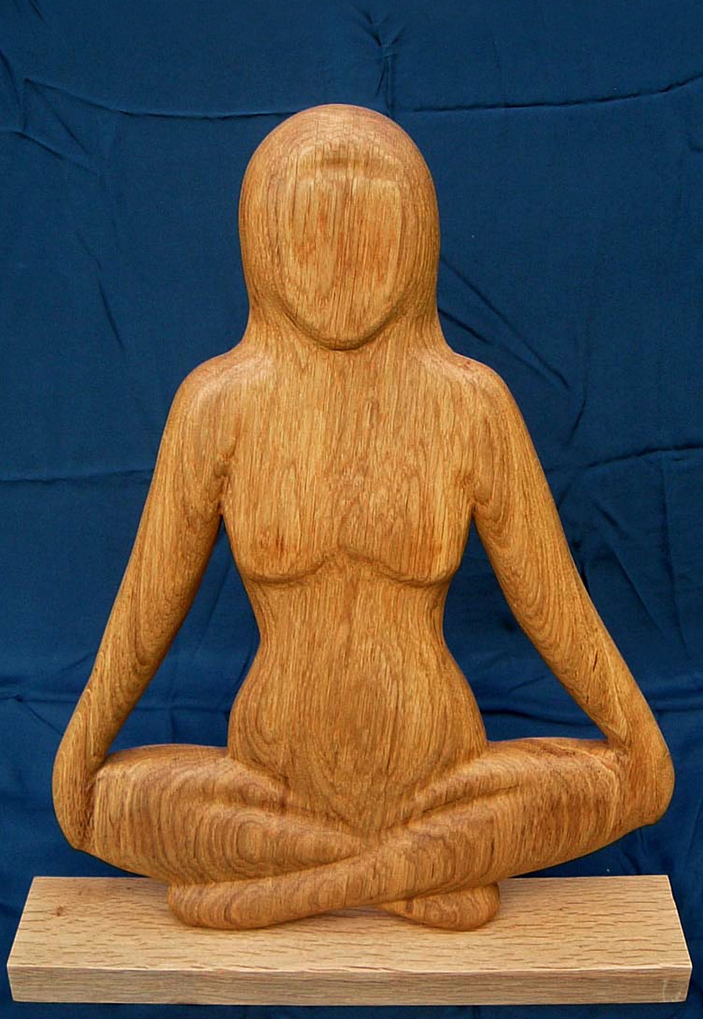 Mädchen - Holzfigur von Hans-Ulrich Wartenweiler - Holzskulpturen-Archiv, Holzobjekte, Holzfiguren, Holzdesign
